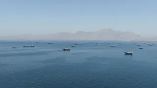 us-launches-fresh-attacks-on-iran-strikes-boats-attempting-to-place-mines-near-bandar-abbas-hormuz-centcom-says-self-defence