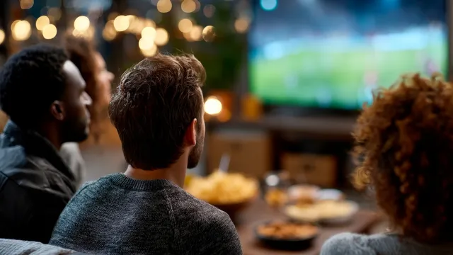 last-minute-match-snacks-you-can-instantly-order-before-toss-time-ipl-2026-final-kkr-winner-trophy