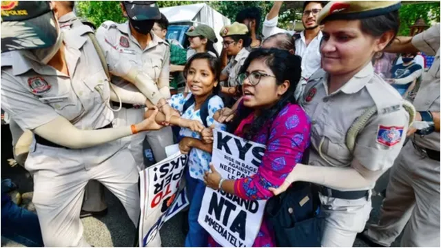 neet-cbse-exam-row-student-organisations-protest-outside-education-ministry-demand-dharmendra-pradhans-resignation