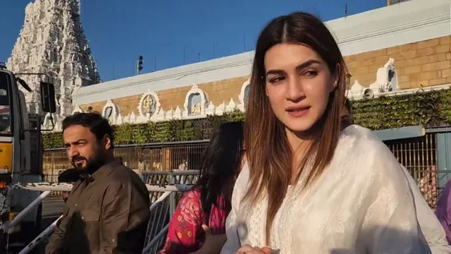 kriti-sanon-seeks-blessing-at-tirumala-temple-ahead-of-cocktail-2-release-photos-and-videos-go-viral