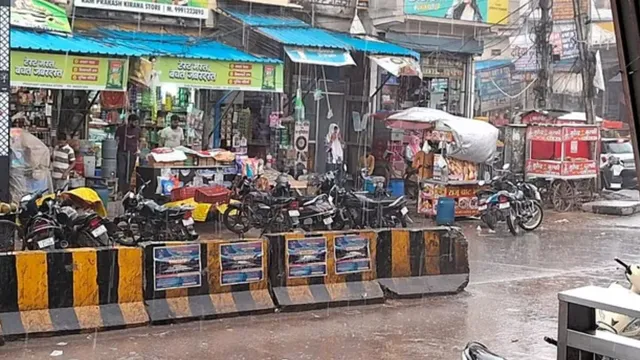 delhi-ncr-weather-heavy-rains-strong-winds-lash-delhi-noida-gurugram-mercury-drop-brings-relief-from-scorching-heat