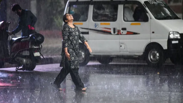 imd-weather-update-heavy-rain-thunderstorms-alert-for-kerala-karnataka-as-monsoon-advances-when-will-it-reach-mumbai-check-forecast