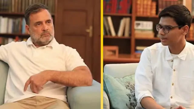 modi-ji-wants-youth-to-make-reels-pakodas-rahul-gandhi-meets-cbse-student-who-probed-irregularities-in-osm-tender