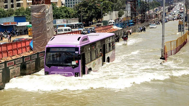 bengaluru-traffic-police-warn-of-heavy-rain-waterlogging-imd-issues-red-alerts-across-karnataka-till-june-9