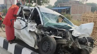 azamgarh-varanasi-highway-road-accident-four-dead-one-severely-injured-after-speeding-ertiga-collides-with-trailer