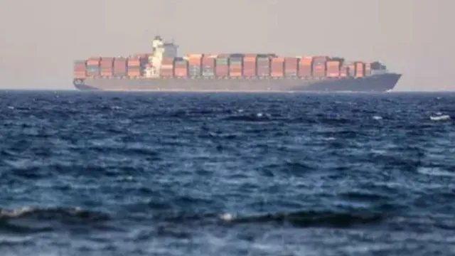 us-navy-coordinates-rescue-of-14-indian-nationals-from-sinking-vessel-off-oman-coast