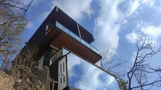 delhi-woman-had-liquor-with-husband-at-night-found-dead-without-clothes-in-morning-at-mussoorie-homestay