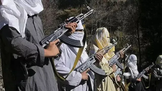 jammu-kashmir-terror-plot-foiled-in-shopian-ahead-of-amarnath-yatra-3-hizbul-mujahideen-men-arrested-with-grenades-explosives
