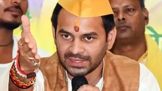 jjd-chief-tej-pratap-yadav-files-fir-against-former-aide-akash-yadav