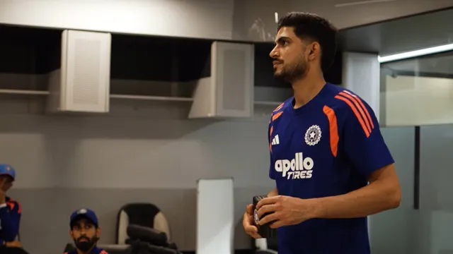 watch-not-ishan-kishan-shubman-gill-hands-over-fielder-medal-to-gurnoor-brar-for-afghanistan-odi-series