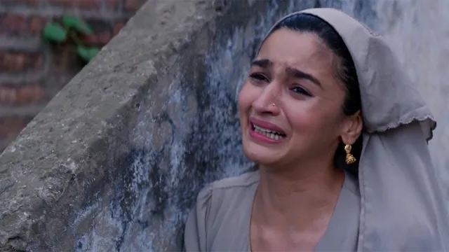 alia-bhatt-10-most-iconic-film-dialogues-that-broke-the-internet-mujhe-apne-ghar-jana-hai-izzat-se-jeene-ka-and-more