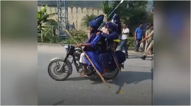 uttarakhand-gurdwara-standoff-ends-four-nihang-sikhs-descend-from-roof-leave-for-punjab-on-4th-day