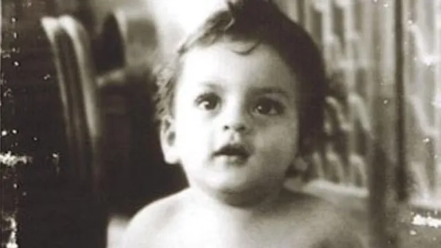 long-before-stardom-10-year-old-shah-rukh-khan-delivered-samosas-to-pankaj-kapur-at-nsd