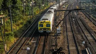 Mumbai: 22-Year-Old Stabbed To Death Over Minor Argument Inside Local Train; Accused At Large