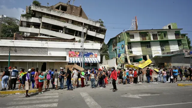 venezuela-earthquake-another-quake-strikes-caracas-death-toll-climbs-to-900-mark-thousands-still-missing