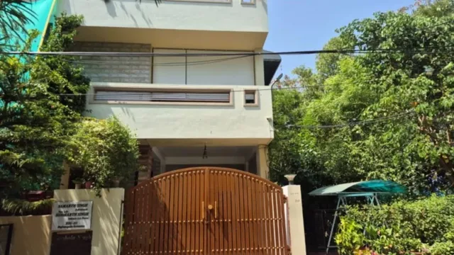 breakin-at-twisha-sharma-death-case-accused-giribala-singh-home-investigators-suspect-case-documents-were-targeted-as-theives-leave-after-hearing-siren