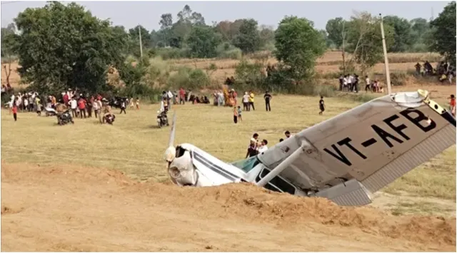 trainee-aircraft-crashes-in-ups-kasganj-woman-pilot-sustains-serious-injuries