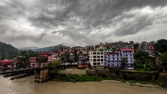 himachal-monsoon-fury-dead-49-roads-closed-as-heavy-rain-triggers-landslides-orange-alert-till-july-5