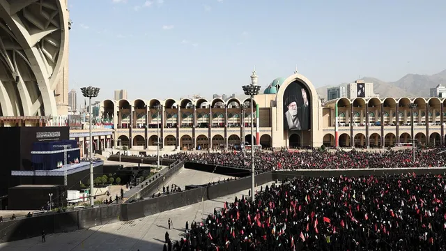 ayatollah-khamenei-funeral-iran-prepares-3000-graves-as-supreme-leader-mourning-ceremonies-continue-crowd-death-reason