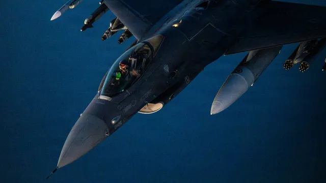 us-iran-war-live-updates-us-attacks-kharg-island-reimposes-sanctions-on-oil-donald-trump-latest-news