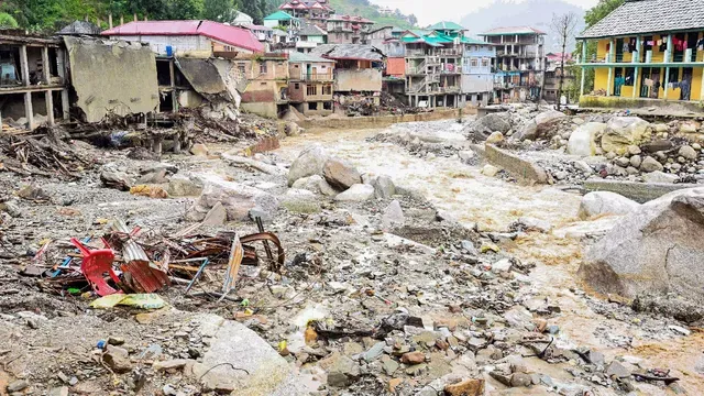 himachal-weather-heavy-rains-hit-pathankot-mandi-nh-traffic-block-26-roads-imd-issues-landslide-alert