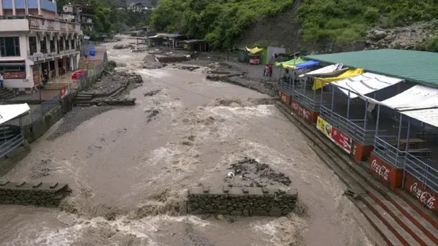 himachal-monsoon-fury-75-roads-closed-power-cut-schools-shut-in-solan-sirmaur-as-imd-warns-of-more-heavy-rain-in-shimla-kullu-mandi