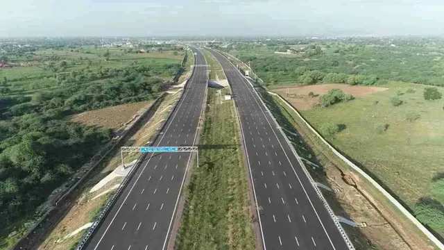 lucknow-kanpur-expressway-to-open-on-july-14-check-route-travel-time-and-speed-limit