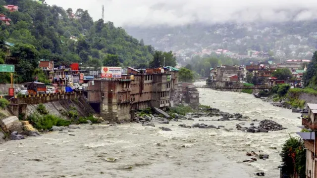 himachal-monsoon-fury-fresh-landslides-hit-shimla-210-roads-shut-imd-warns-of-heavy-rain-over-next-24-hours