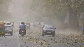 Delhi Weather: Cool Morning Offers Heatwave Relief; IMD Issues Dust Storm Alert With Light Rainfall