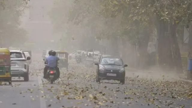 delhi-weather-cool-morning-offers-heatwave-relief-imd-issues-dust-storm-alert-with-light-rainfall