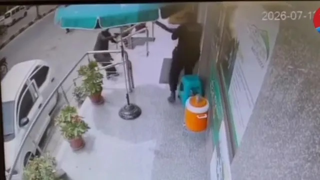 pakistan-karachi-hindu-doctor-shot-dead-in-bank-robbery-attempt-family-demands-justice