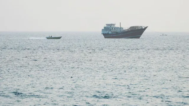 us-ian-war-day-7-conflict-escalates-tehran-threatens-strait-of-hormuz-shipping-routes-donald-trump