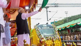 vande-bharat-sant-ravidas-express-train-inauguration-on-july-17-sleeper-train-to-link-varanasi-amritsar-check-route