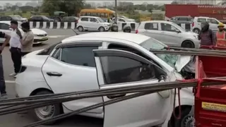 delhi-accident-man-killed-after-car-crashes-into-iron-rods-laden-tempo-on-dwarka-expressway