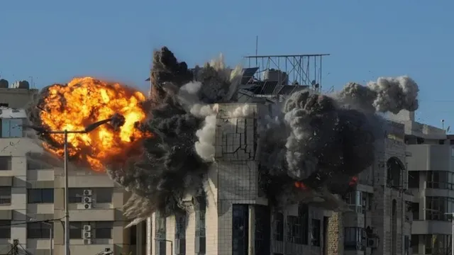 us-iran-war-latest-updates-us-bombards-iran-overnight-iranshahr-airport-bandar-abbas-railway-station-among-targets