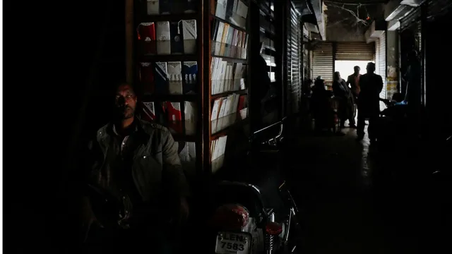pakistan-power-crisis-deepens-as-sindh-education-offices-go-dark-for-weeks-services-hit-employees-say-electricity-for-only-3-to-4-hours