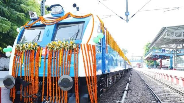 indias-first-hydrogen-powered-train-in-pictures-leather-seats-hi-speed-fans-charging-sockets-in-pics