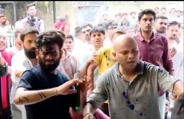 abhijit-diple-cjp-lue-is-my-colour-cjp-founder-abhijeet-dipkes-sharp-retort-after-woman-attacks-him-with-ink-at-jantar-mantar