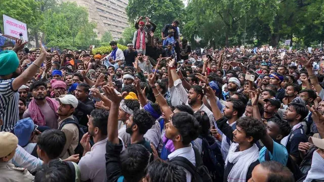 are-norms-being-followed-delhi-hc-seeks-police-reply-over-alleged-surveillance-of-cjp-protesters