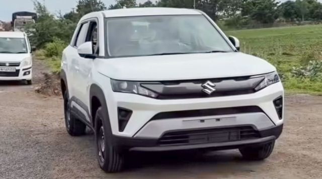 2026-maruti-suzuki-brezza-facelift-spied-undisguised-gets-new-grille-revised-bumper-and-more