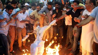 congress-stages-protests-across-states-against-rahul-gandhis-detention