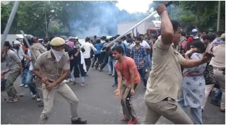 Delhi Police Mandates Uniforms At Jantar Mantar After Plainclothes Men Seen Beating Students At CJP Protest