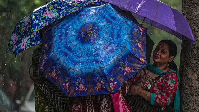 delhi-ncr-rain-today-monsoon-updates-imd-forecasts-more-rain-for-national-capital-igi-travel-advisory-for-july-22