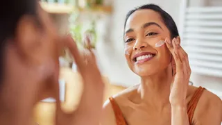 7 Non-Comedogenic Moisturisers For Oily Skin In India 2026
