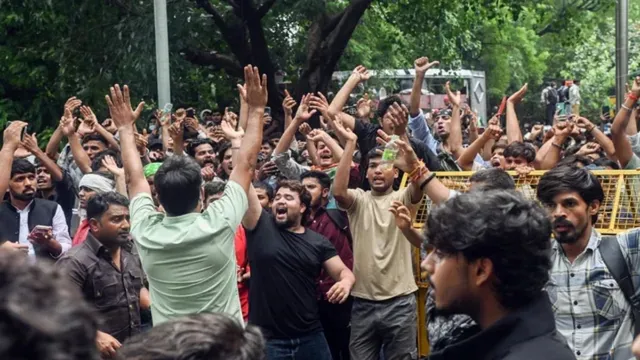 cjp-protest-latest-updates-heavy-security-at-jantar-mantar-after-police-brass-injured-in-fresh-clash-wangchuk-urges-no-legal-action-against-students