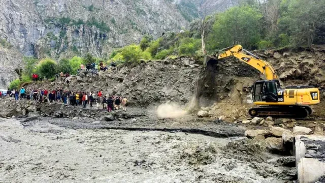 himachal-weather-cloudburst-landslides-wreak-havoc-66-dead-over-100-roads-closed-yellow-alert-till-july-28-check-imd-forecast