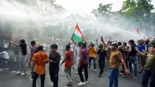 Maharashtra Bandh Today: Will Mumbai Local Trains, Metro, State Buses Operate As Usual? All About VBA Protest