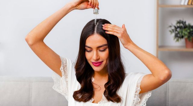 morning-hair-oiling-vs-night-hair-oiling-which-gives-better-hair-growth-results-in-the-monsoon