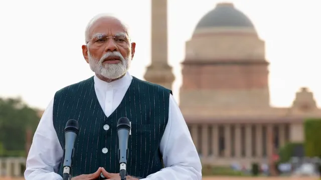 pm-modi-says-nothing-more-important-than-welfare-future-of-youth-announces-fast-track-courts-to-ensure-strict-punishment-for-paper-leaks