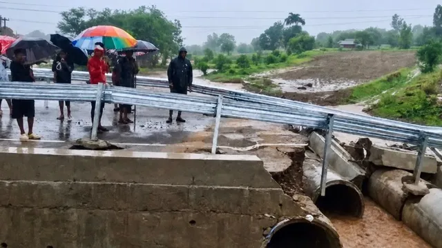 gujarat-weather-torrential-rains-batter-ahmedabad-gandhinagar-other-cities-surat-mumbai-train-services-suspended